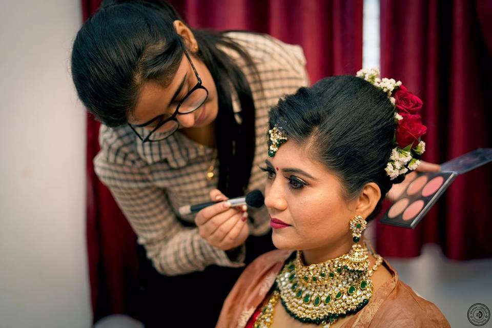 Bridal makeup by Prachi Gandhi in Dwarka